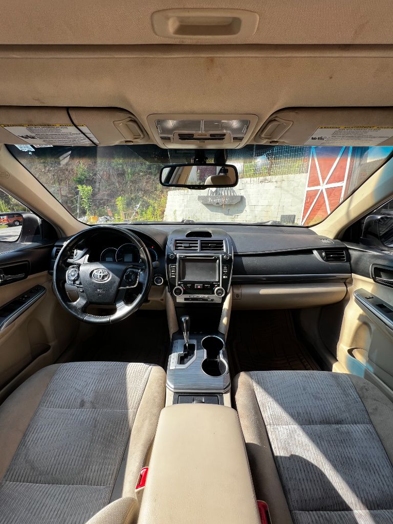 2014 Toyota Camry SE Hybrid - Photo 7