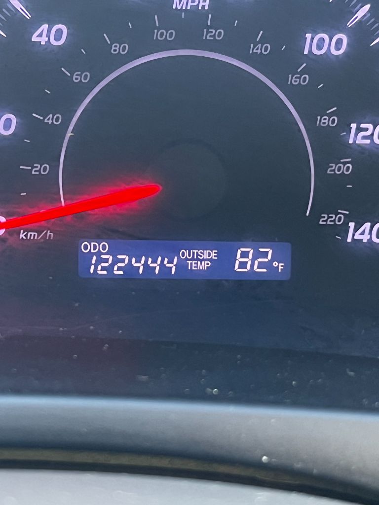 2011 Toyota Camry LE - Photo 11