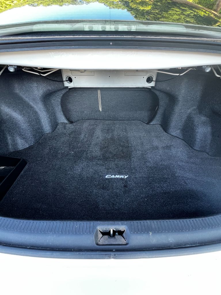 2011 Toyota Camry LE - Photo 10
